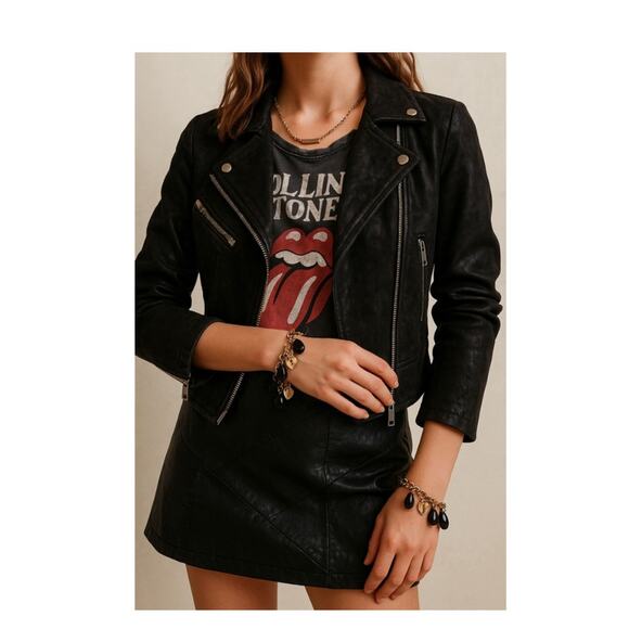 Gold Tone Charm Bracelet Black Teardrops & Heart Lock Charms - Picture 1 of 6